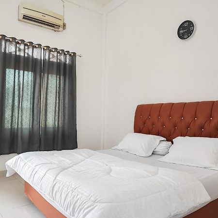 Adela Homestay Syariah Near Universitas Muhammadiyah Jambi Mitra Reddoorz Екстериор снимка