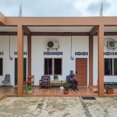 Adela Homestay Syariah Near Universitas Muhammadiyah Jambi Mitra Reddoorz Екстериор снимка