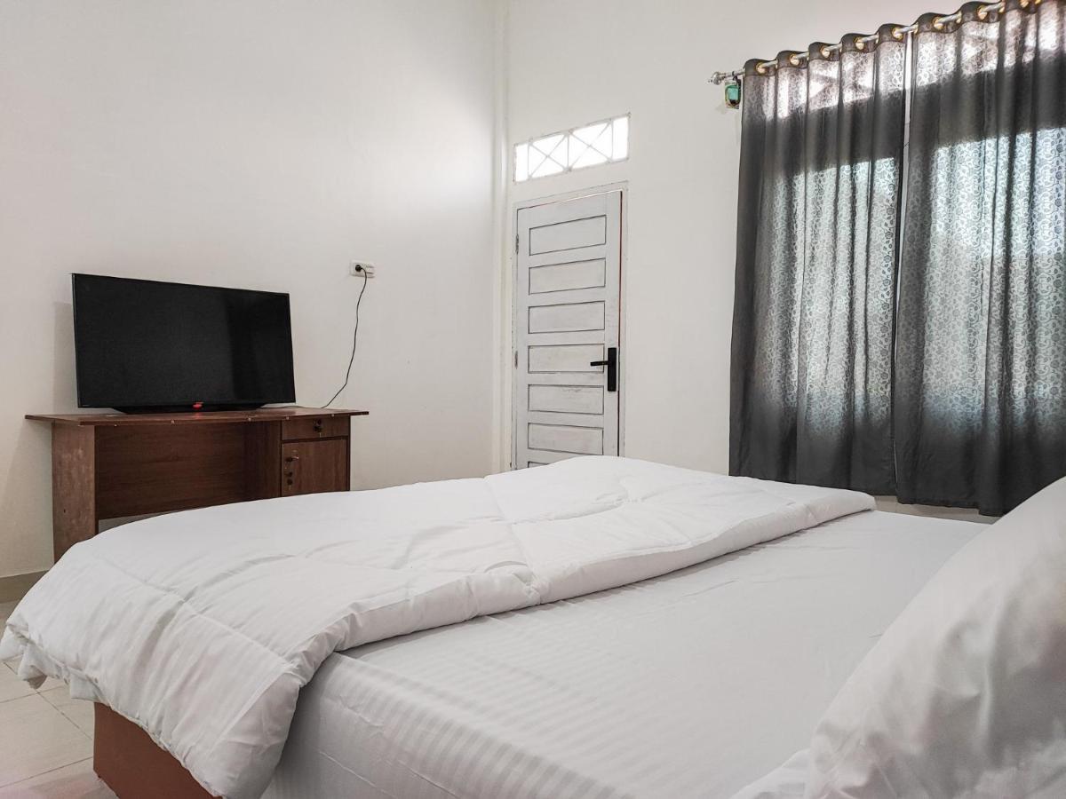 Adela Homestay Syariah Near Universitas Muhammadiyah Jambi Mitra Reddoorz Екстериор снимка