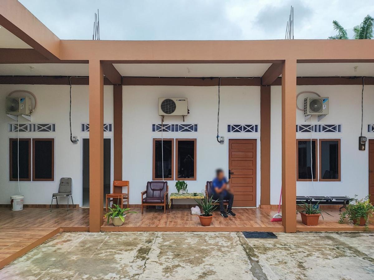 Adela Homestay Syariah Near Universitas Muhammadiyah Jambi Mitra Reddoorz Екстериор снимка