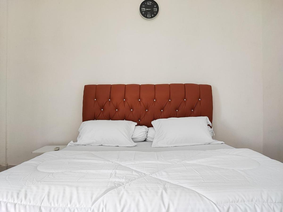 Adela Homestay Syariah Near Universitas Muhammadiyah Jambi Mitra Reddoorz Екстериор снимка